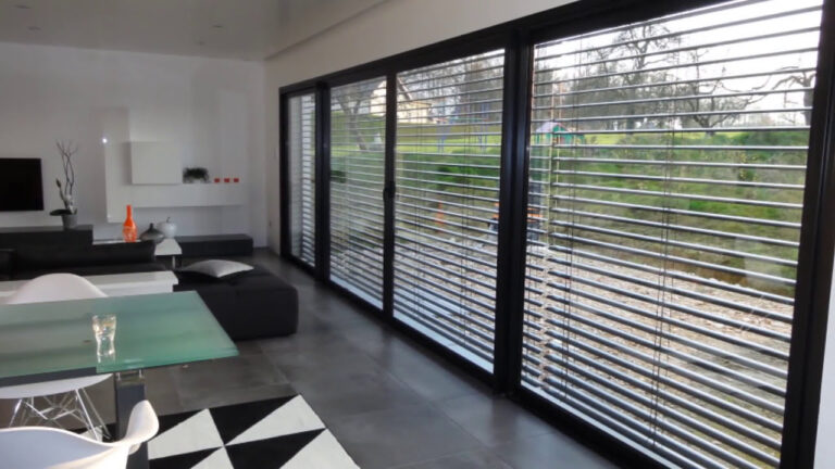 Créer une Ambiance Contemporaine avec des Portes Coulissantes