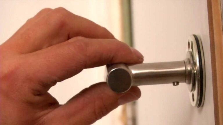 Ajustez vos portes avec le bon mat&eacute;riel de bricolage