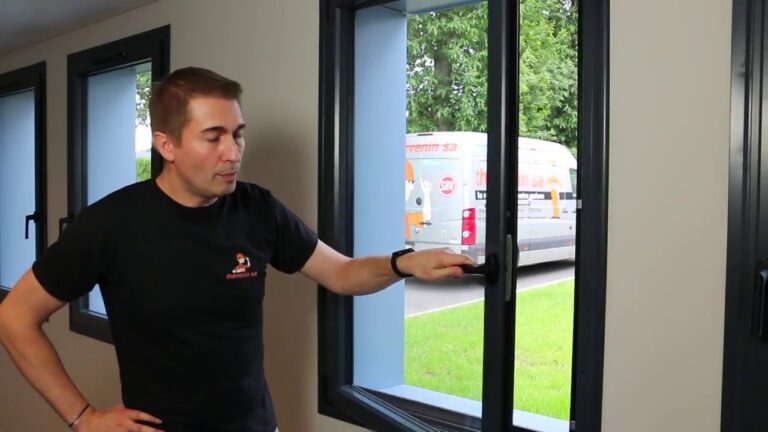 Optimiser le Contr&ocirc;le R&eacute;gulier des Charni&egrave;res de Portes Coulissantes