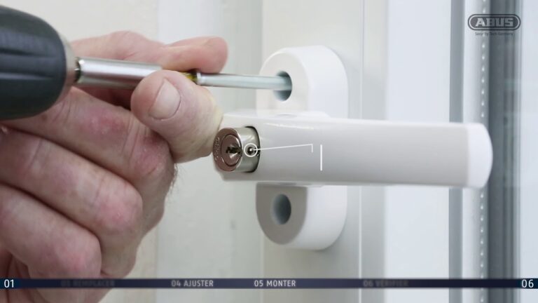 Techniques Efficaces pour Renforcer la Stabilit&eacute; des Portes Coulissantes